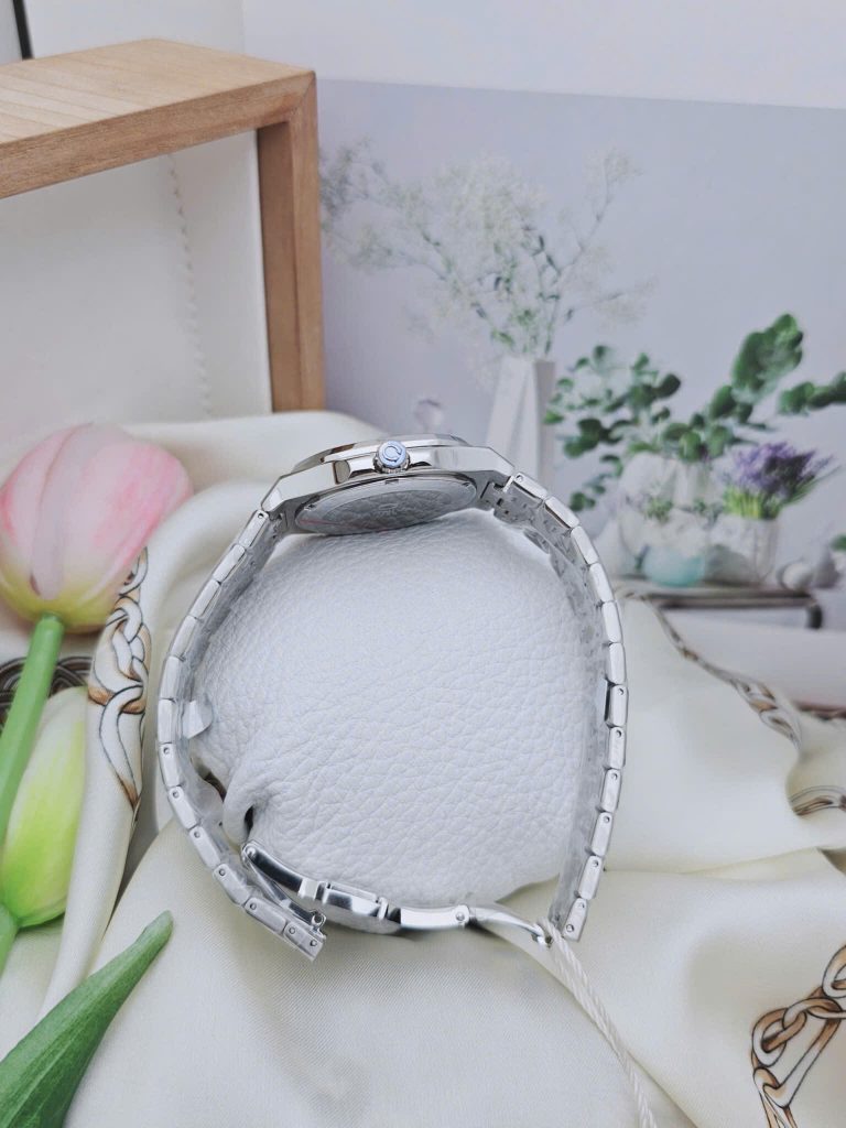 Mặt kính Sapphire nguyên khối chống trầy xước hiệu quả
