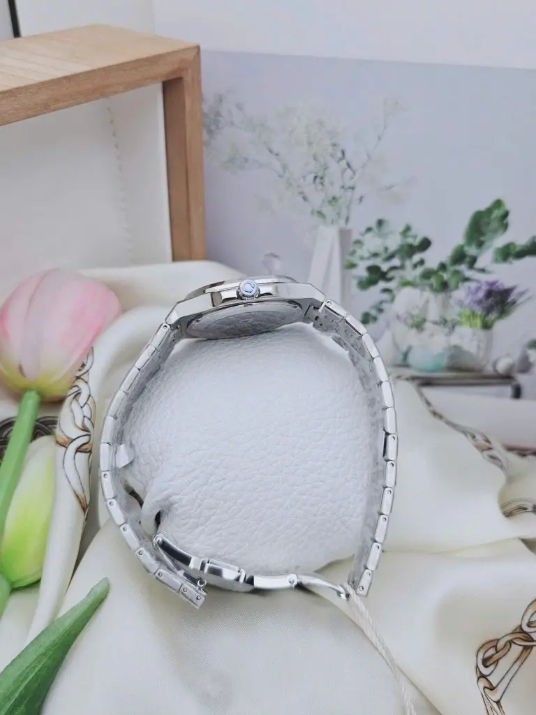 Mặt kính Sapphire nguyên khối chống trầy xước hiệu quả