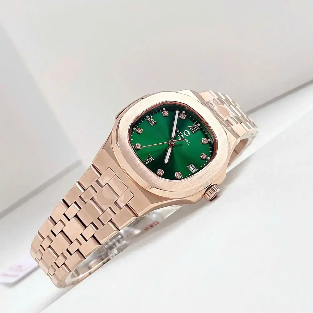 Mặt số 34mm màu xanh lá cuốn hút của chiếc đồng hồ