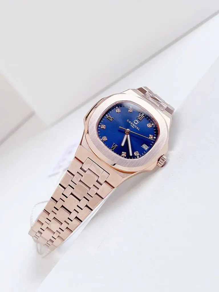 Kích thước mặt 34mm phù hợp với cổ tay phái nữ