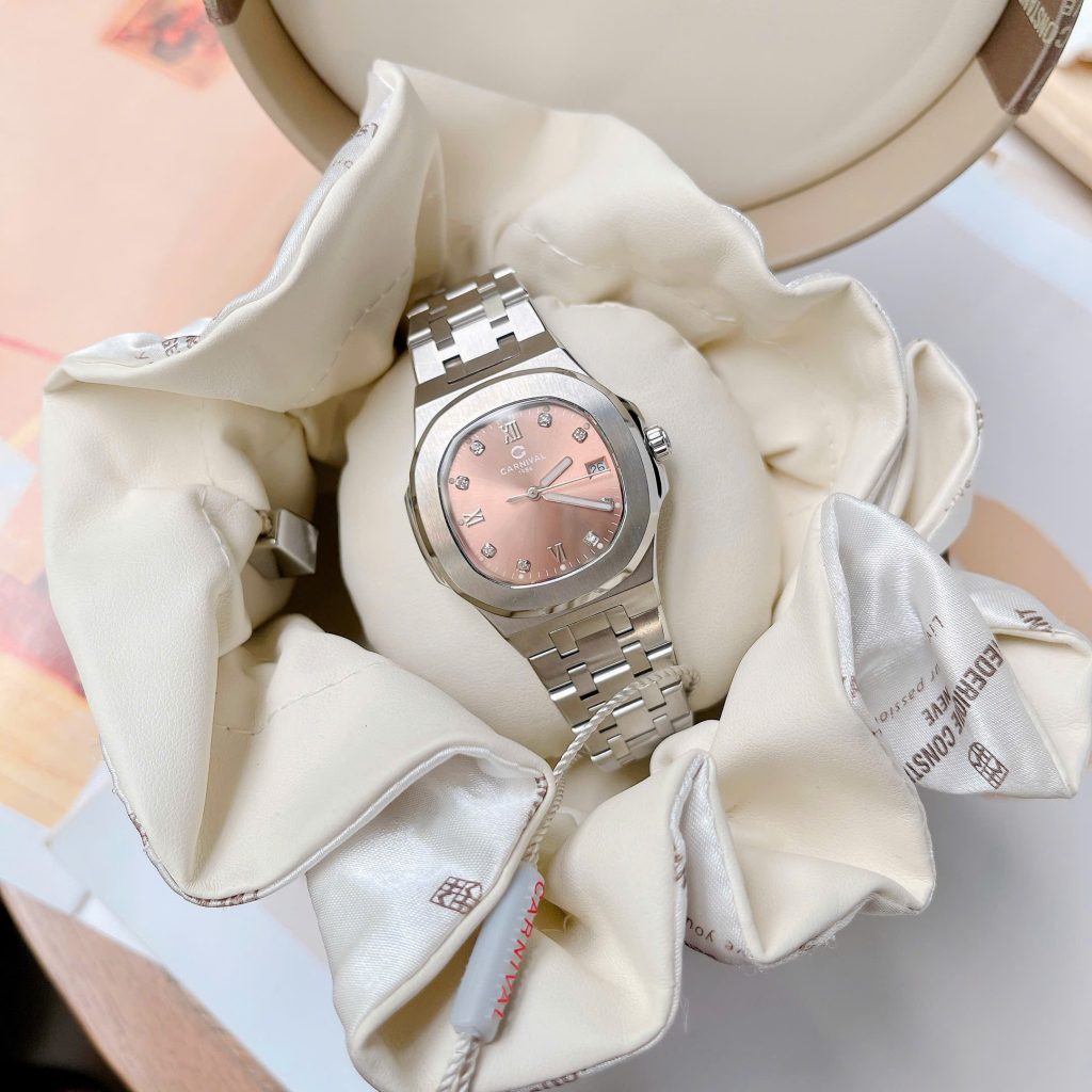 Kích thước 34mm vừa vặn với cổ tay phái nữ