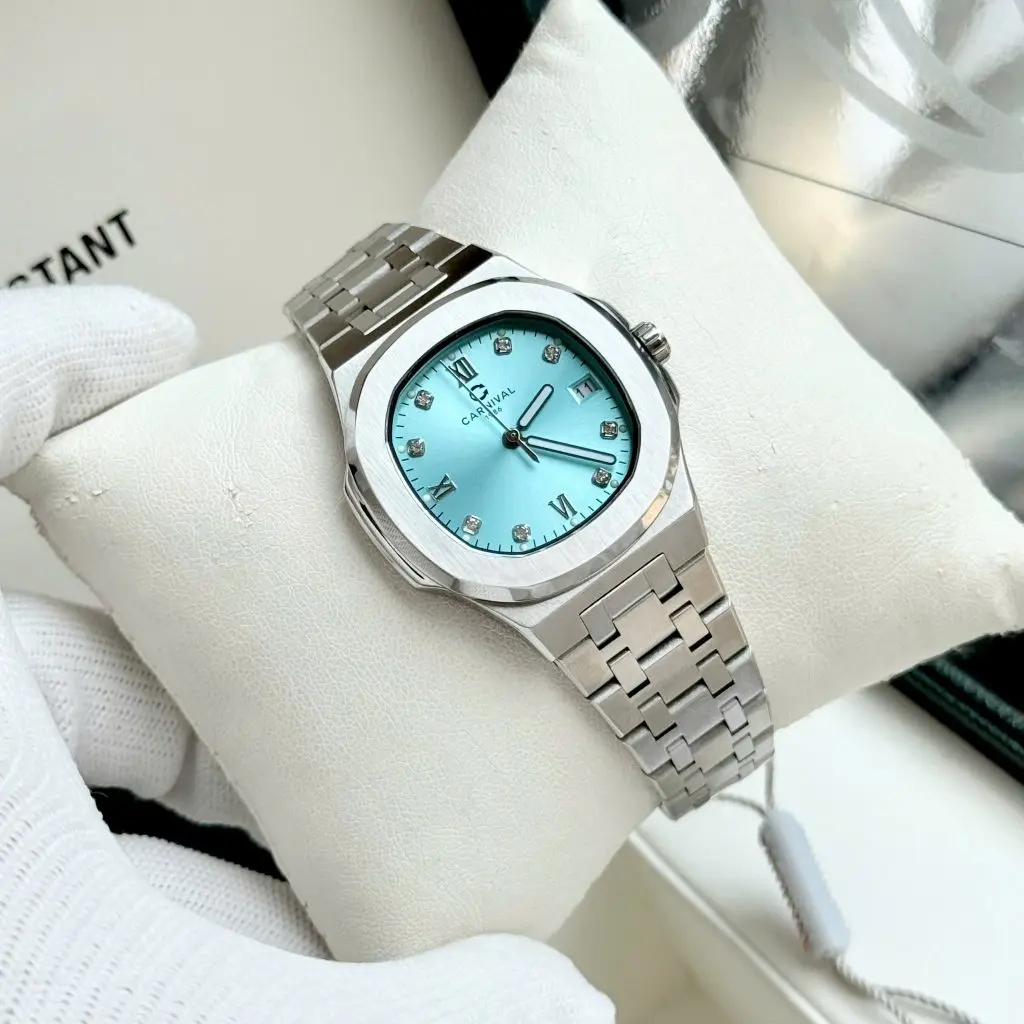 Kích cỡ mặt 34mm vô cùng vừa vặn với cổ tay phụ nữ