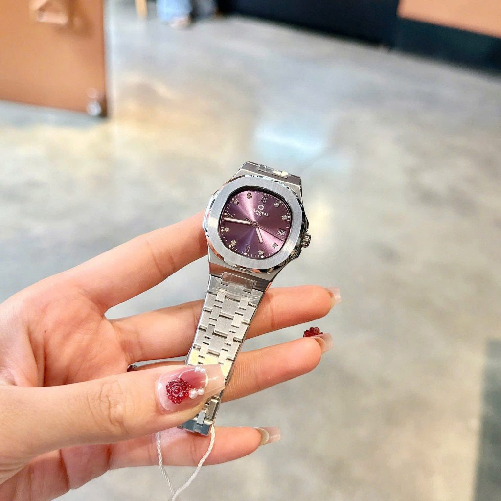 Mặt đồng hồ màu tím kích thước 34mm cực kỳ tôn dáng