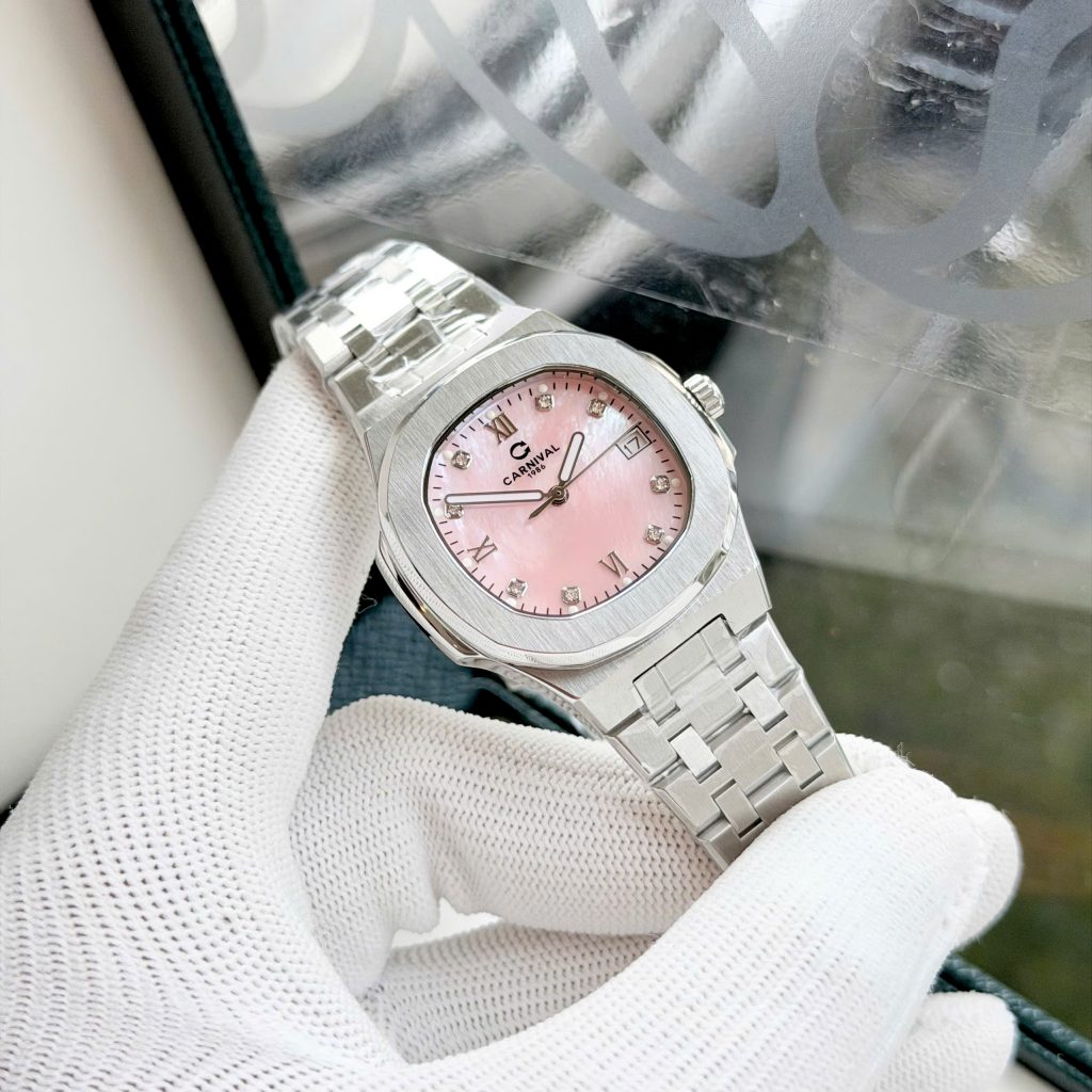 Kính Sapphire chống trầy xước và bảo vệ đồng hồ tối ưu