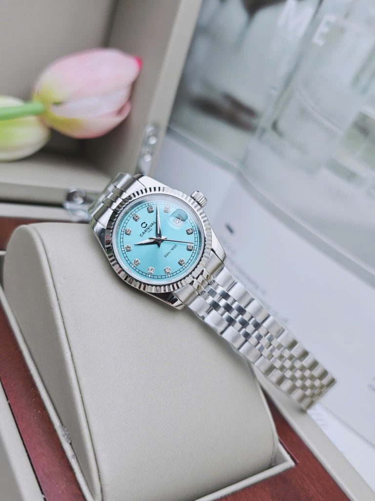 Mặt kính Sapphire chống xước cùng mặt số 30mm vừa vặn cổ tay nữ