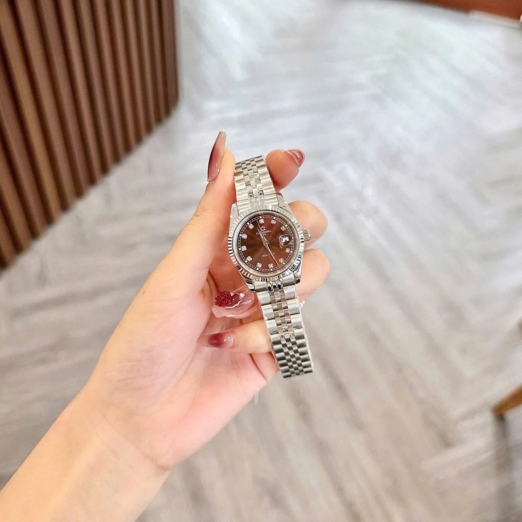 Các chi tiết được hoàn thiện tỉ mỉ, độ chống nước đạt 50m