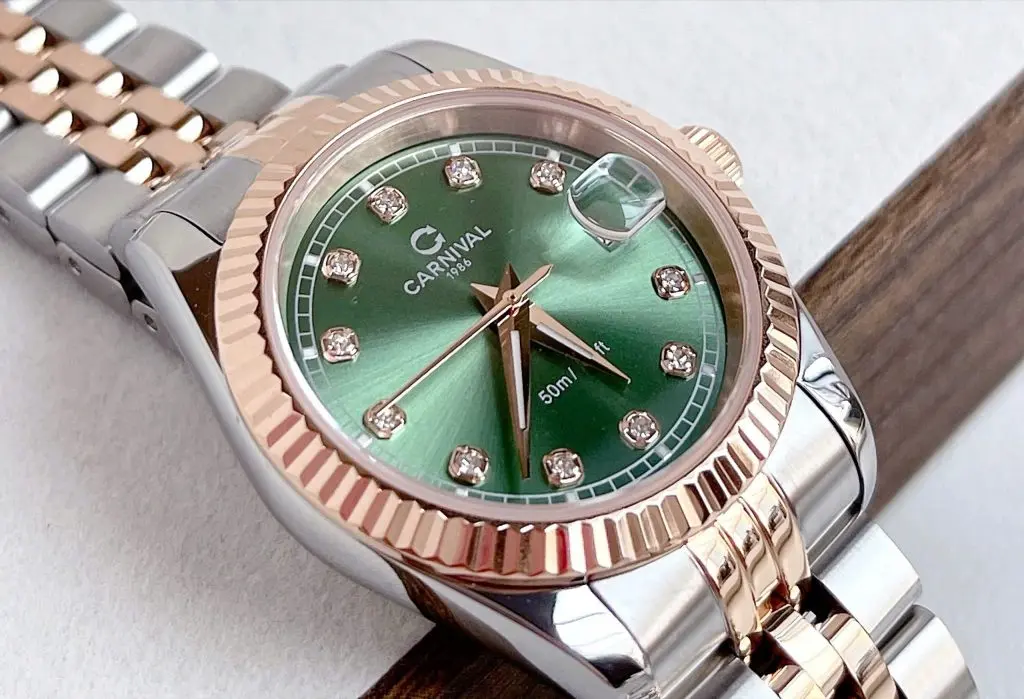 Mặt kính Sapphire cao cấp chống trầy xước hiệu quả